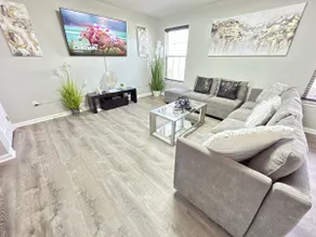 Sleeps 8, 3.5 baths, 2 king beds, restaurants near - Image 4