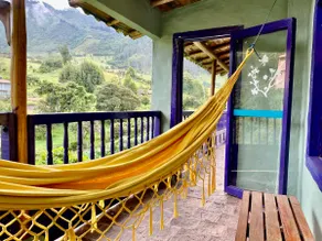 Enchanting Hot Spring Hideaway Near Bogotá - Image 2