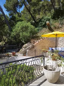 Maison La Bagatelle, panoramic view of the pond - Image 5