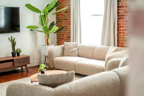 The Urban Chalet - Downtown - Image 2