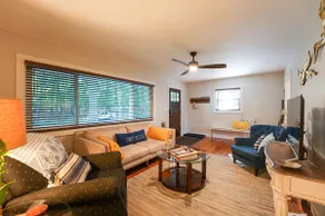 Walk to Beach: Lake Michigan Getaway! - Image 5