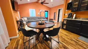 Roebuck 1-br bungalow near BMW, GSP, Michellin - Image 2