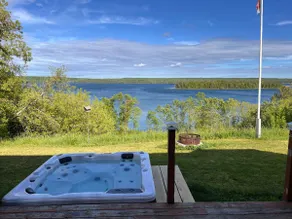 Stunning 4BR Lake House! - Image 5