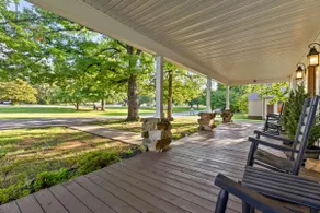 Walkable Cottage with a Fire Pit - Image 5