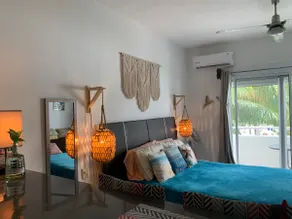 Relax in a bohemian vibe w/free scooters! - Image 2