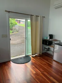 studio close to great surf and Hilo-1 King Bed - Image 4