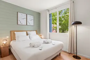 Apartment near Place des Lices + parking - Image 5