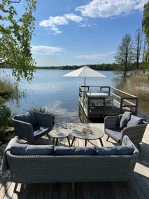 Lake house with beach, sauna & boat - Image 2