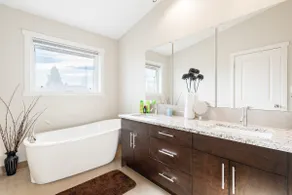 Renfrew Brandy - 3 King Beds 3 Baths Garage - Image 3