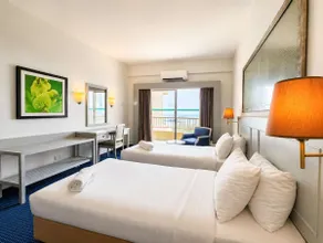 Stunning Sea View Stay + Balcony (4 Pax) • Par#20 - Image 2