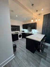 Ty bryn - modern 3 bedroom house,off-road parking - Image 4