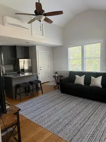 Spacious Guest House in Mt Pleasant *10 min to dtn - Image 4