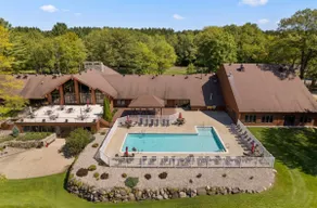 Private Screened Porch with Michaywe Amenities - Image 2