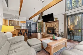 Charming Cabin | Firepit-Grill-Wifi-Laundry-A/C - Image 4