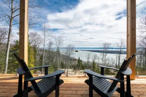 Bellevue 169: St. Lawrence Views & Hot Tub - Image 2