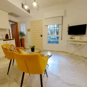 RUFINA STUDIO. Peace and quiet, Alameda de Hércules! - Image 2
