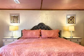 Romantic Suite in Ozark Mountain getaway - Image 5