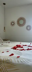 Cottage with private hot tub & sauna - Image 4