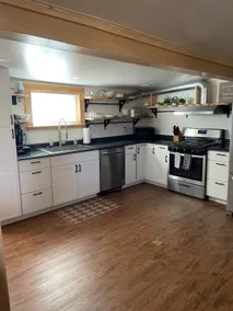 Lovely 1 bedroom apartment in the Copper Country - Image 4