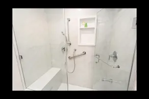 Premium 4BR Home near Wonderland & Vaughan Mills - Image 4