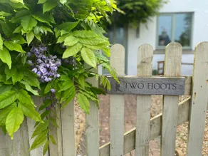 Two Hoots - Cosy Two Bedroom Cottage in Ruthin - Image 5
