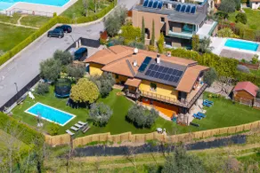 Villa Teresa Apt Lake Garda View 2BR + Pool (Sleeps 6) - Happy Rentals - Image 2