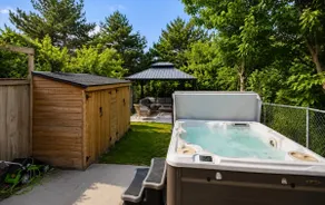 Luxury Home in Trinity Bellwoods | Hot Tub - Image 2