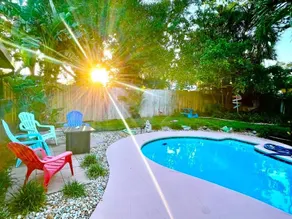 Tropical Oasis Beach Town Private Pool Home & Tiki Lanai Close to Beaches - Image 5