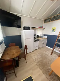 Cozy 4 Bedroom, 3 Bath House 1 mile from Village - Image 5
