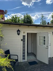 Central Apartment with Private Entrance - Image 2
