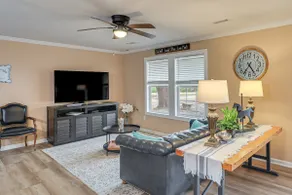 Charming Retreat on 20 Acres w/ Private Lake! - Image 2