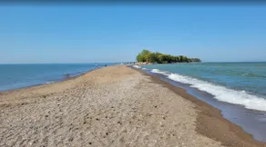 Hickory Lakehouse near Point Pelee, secluded beach - Image 3