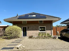 Beach villa with sauna - Image 2