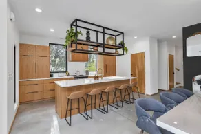 Chattanooga Modern Luxury | Sleeps 10 |2 King Beds - Image 4