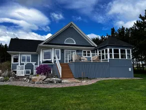 LUXury stay • waterfront escape with pickleball - Image 3