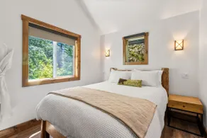 `Tall Pines` a cozy 1 bedroom Tiny Cabin - Image 5