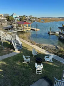 Coastal 5-bed beach house w/ LSV, boat ramp, dock - Image 2