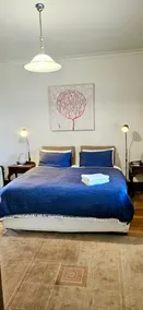 Perfect for two - King Bed - nearby to Gorge & LGH - Image 3
