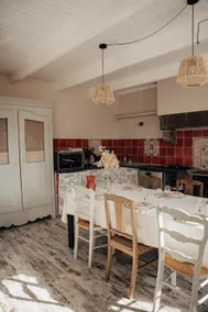 Stone farmhouse for 4 people with heated swimming pool - Image 3
