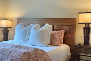 Beautiful Firelight Chalet-Big Sky Town Center - Image 4