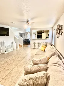 2 minutes from SixFlags/La Cantera/UTSA/TOP GOLF - Image 3