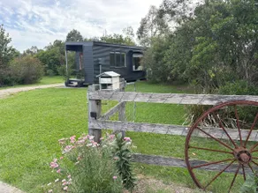 Luxurious tiny home in peaceful garden setting - Image 5