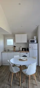 Cozy studio • Jacuzzi • Terrace • Parking - Image 2