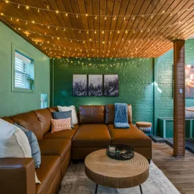 Draft-Ready Loft: Historic Charm, Deck & Parking - Image 2
