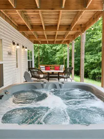 4 Bedroom Lakehouse w/ Hot Tub, Firepit, & Game Room - Image 3