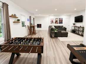 4 Bedroom Lakehouse w/ Hot Tub, Firepit, & Game Room - Image 2