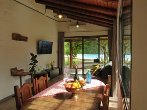 Tranquility, comfort, and nearby vineyards. Up to 6 people. - Image 5