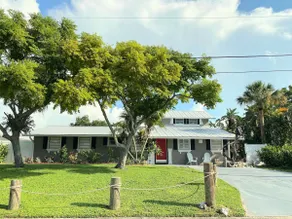 Waterfront Home with Private Dock and Kayaks 4 Bedroom 2 Bath - Image 5