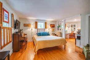 Sweet suite, walk to town tout suite! - Image 2