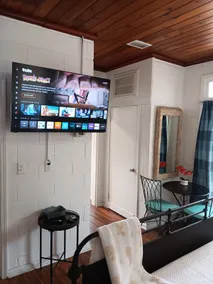 ”Bliss On The Bay” Guesthouse W/Kitchen - Image 5